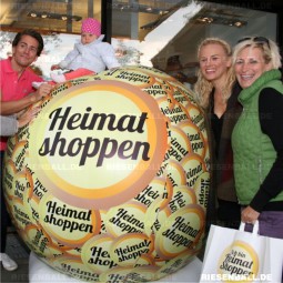 Eventball als Fotoobjekt bei der Aktion Heimat shoppen
