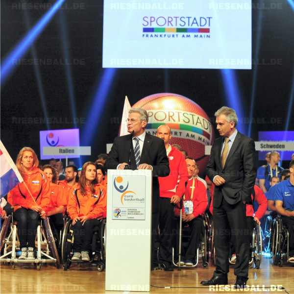 Eventball auf Eröffnungsfeier der Rolli-Basketball EM