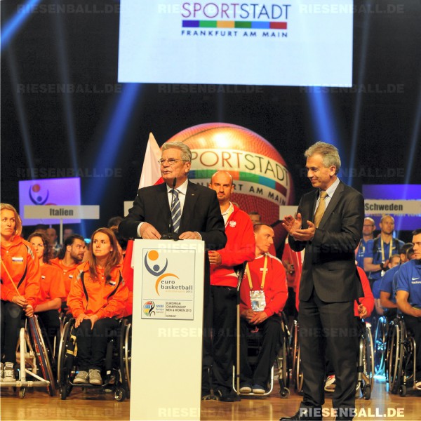 Eventball auf Eröffnungsfeier der Rolli-Basketball EM