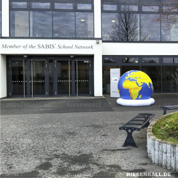 Weltkugel zum Tag der offenen Tür der ISR in Neuss